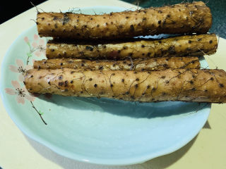 3、木耳炒山药,山药洗净