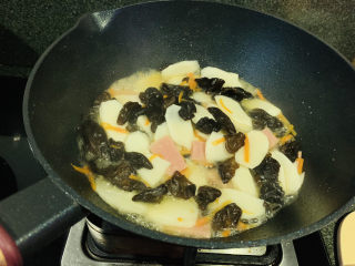 17、木耳炒山药,起锅