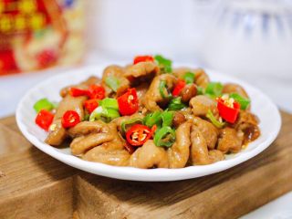 19、金牌拍蒜豉香蒸大肠,香味浓郁又筋道爽滑的拍蒜豉香蒸大肠就做好了。