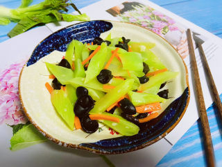 16、莴笋炒木耳,成品图