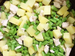 10、土豆焖饭,烧开