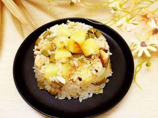 16、土豆焖饭,装盘