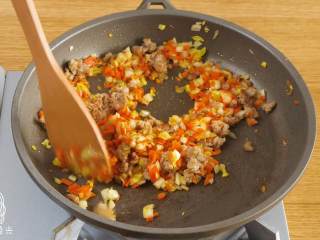 10、宝宝春饼12M+(宝宝辅食),炒熟,盛出备用