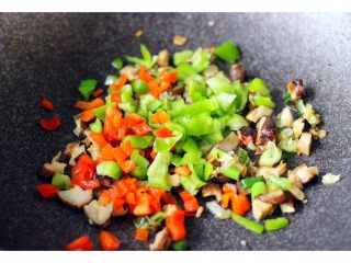 13、金玉窝窝头+虾酱鸡蛋小炒,再加入青红椒煸炒