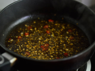 10、凉拌莴笋叶,大火煮至浓稠关火