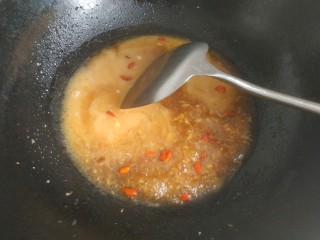 16、蒜蓉娃娃菜,烧开后，加入淀粉汁