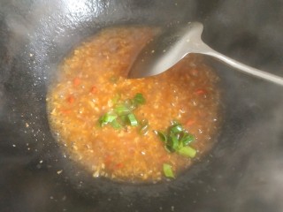 18、蒜蓉娃娃菜,放入葱花关火