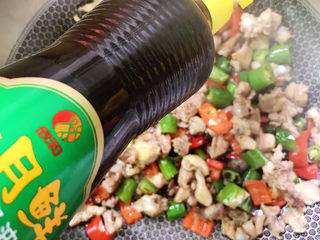 18、辣子鸡,放酱油