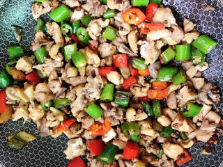 19、辣子鸡,炒入味