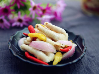 13、野山椒泡凤爪,成品欣赏。