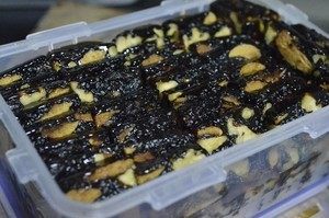 6、【小森妈妈菜谱】补血养颜圣品—阿胶核桃膏,然后就可以密封保存了。