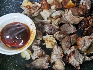 9、红焖牛肉,加一勺蚝油