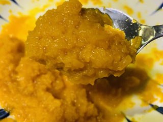 8、南瓜布丁,压成泥