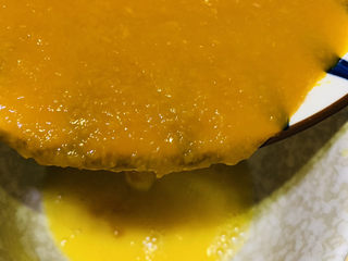 16、南瓜布丁,加入南瓜汁