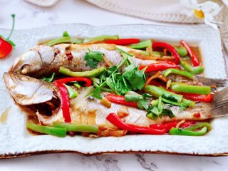 14、啤酒酱焖海鲈鱼,鲜美无比又营养丰富的啤酒酱焖海鱼,下饭又下酒。