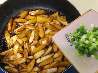 12、油焖高瓜,撒葱花