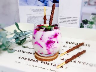 11、火龙果酸奶杯,高颜值火龙果酸奶杯