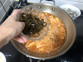 16、花蛤豆腐汤➕韩式花蛤豆腐汤,加入海带丝，