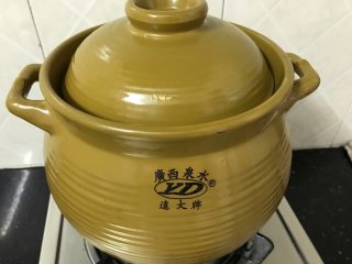 11、五指毛桃老鸡汤～广式老火靓汤,上炉大火烧开转中小火2小时