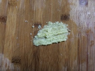 3、香香鸡肉圆,姜切末