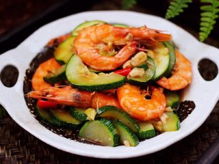 18、西葫芦炒海虾,成品一