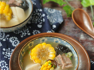 13、山药菌子排骨汤,拌匀即可出锅