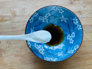 7、蒜蓉小白菜,淀粉