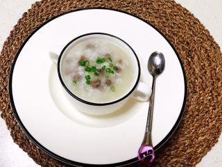 18、健脾养胃粥,撒上香葱叶就可以吃了~