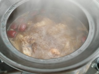 14、羊肚菌鸡汤,大火煮开