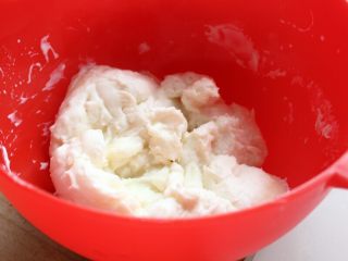 4、闽台风味茶点心豆沙糯米糍,5.取出,搅拌一下,再入微波炉高火1分钟。