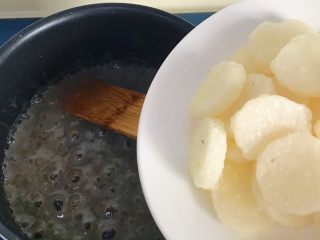 17、桂雨山药,倒入山药翻拌