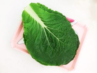 12、非常独特的东北饭包,有机白菜叶清洗干净