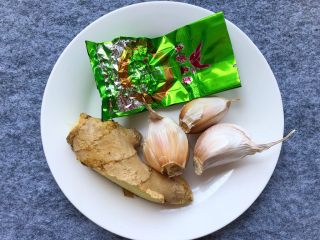 2、茶香排骨,铁观音，蒜头，生姜