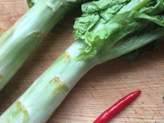 1、凉拌莴苣丝,准备食材