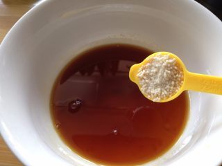 6、捞汁木耳,鸡精