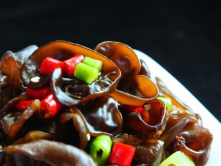 14、捞汁木耳,酸、甜开胃的捞汁木耳就做好了