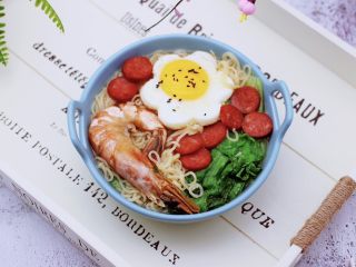 18、对虾红肠时蔬泡面,成品一