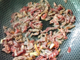 7、莴笋炒牛肉,迅速翻炒