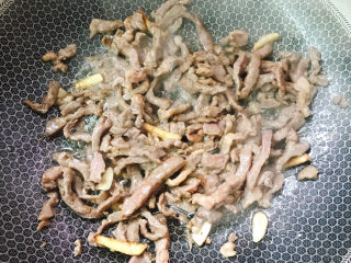 8、莴笋炒牛肉,炒至9成熟