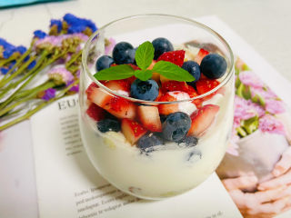 16、自制低脂水果燕麦酸奶,低脂饱腹感的水果燕麦酸奶好吃不怕胖