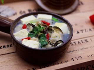 15、海蛎子豆腐汤,鲜掉眉毛又强肝解毒的海蛎子豆腐汤。