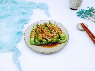 19、#咸味##养生菜#凉拌秋葵,这样营养丰富的凉拌秋葵就做好了。