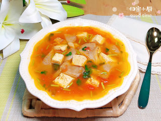 18、平菇豆腐汤,鲜美微酸的西红柿平菇豆腐汤上桌了。