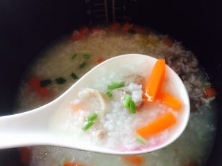 23、#猪肋排#筒骨胡萝卜粥,鲜香浓郁的筒骨胡萝卜粥