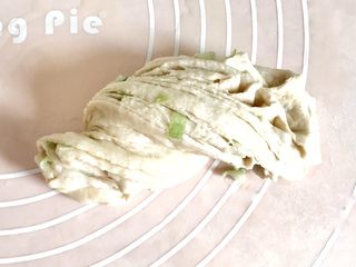 21、麦麸葱油花卷,像扭麻花一样扭起来