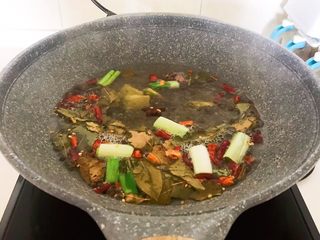 13、自制香熏鹅肝,烧开后煮10分钟