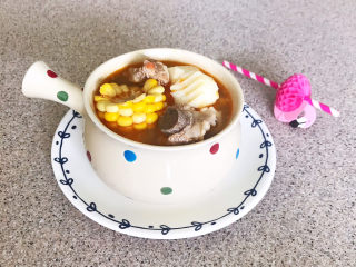 28、山药玉米排骨汤,山药玉米排骨汤加入了番茄，汤汁浓郁鲜美，无油少盐，营养丰富~