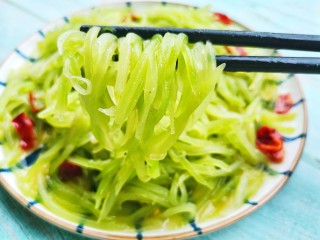 15、清炒莴笋丝,赶紧试试吧～