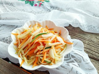 21、土豆酱肉丝卷饼,土豆丝。