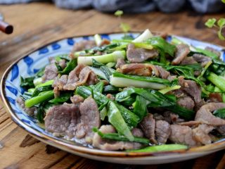 12、大蒜牛肉片,下饭菜出锅了。